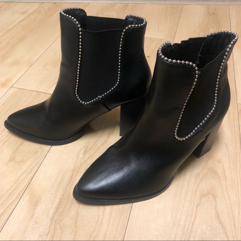 Steve Madden Black Booties | 8